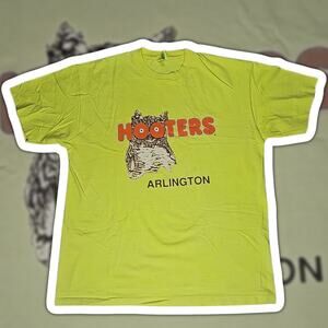 Vintage Hooters T-Shirt Mens XL Yellow Double Sided Single Stitch Hanes USA Made